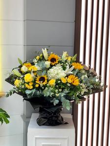 Drivu Sunflowers & White Roses