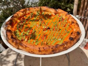 Drivu Buttered Chicken Pizza