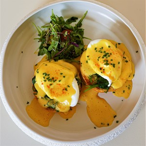 Drivu Eggs Benedict