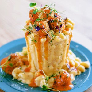 Drivu Buffalo Bacon Balls Mac & Cheese