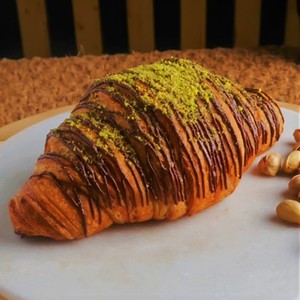 Drivu Jumbo Choco Pistachio Croissant 