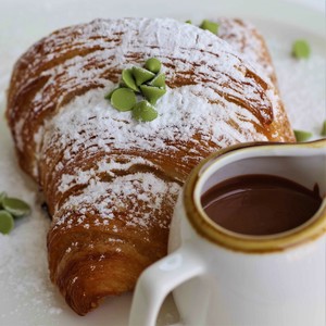 Drivu Milk Chocolate Croissant 