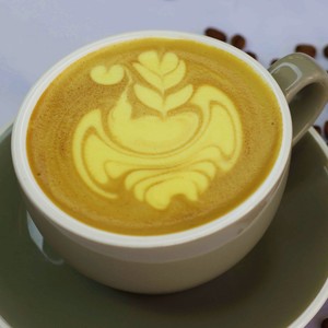 Drivu Hot Saffron Latte