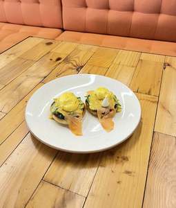 Drivu Smoked Salmon Benedict
