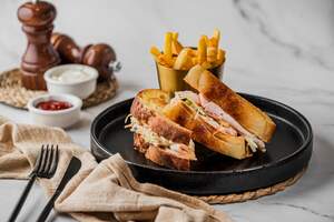 Drivu Smoked Turkey Sandwich