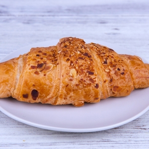 Drivu Almond Croissant