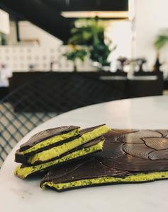 Drivu 62% Dark Chocolate with Pistachio Praline