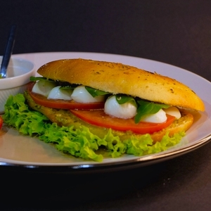 Drivu Italian Mozzarella Sandwich