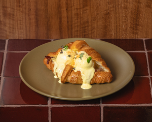 Drivu Egg Benedict Croissant 