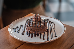 Drivu Ferrero Rocher Cake