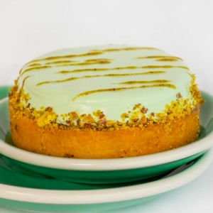 Drivu Pistachio Strawberry Cake