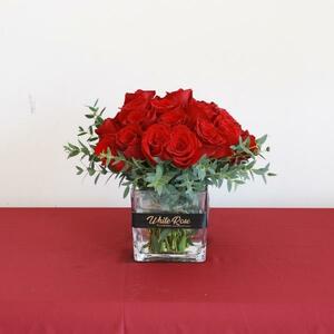 Drivu 24 Roses in Square Vase