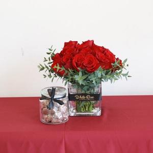 Drivu 24 Roses in Square Vase Combo