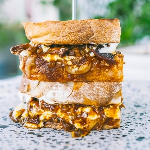 Drivu Pulled Beef Sandwich 