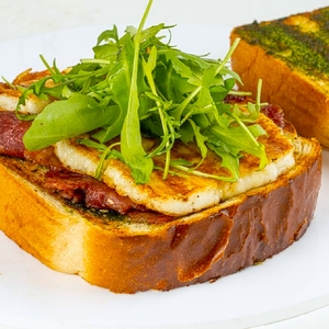 Drivu Halloumi Sando