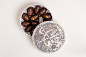 Drivu By The Moon: Dark Chocolate Dates Round Box of 15