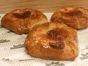 Drivu Apple & Custard Danish