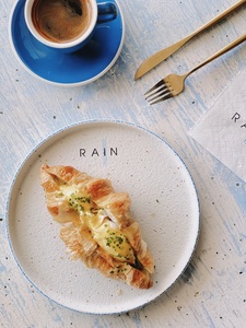 Drivu Eggs on Croissant