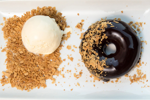 Drivu Chocolate Glaze Cake (small)