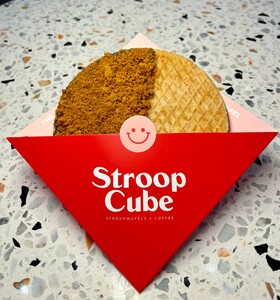 Drivu Stroopwafel with Lotus & Chocolate Dip