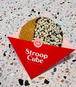 Drivu Stroopwafel with White Chocolate & Chocolate Dip