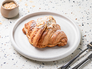 Drivu Almond Praline Croissant