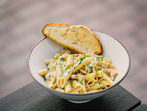 Drivu Alfredo Pasta with Chicken & Mushroom