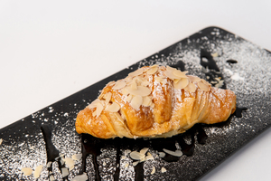 Drivu Almond Croissant