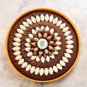 Drivu Warada Chocolates In Leather Tray