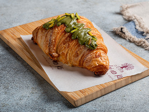 Pistachio Croissant - Kohinoki dubai