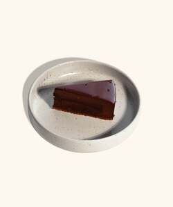 Drivu chocolate layer cake