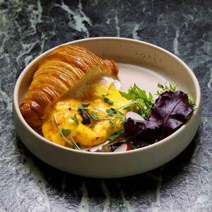 Drivu Scrambled Eggs Croissant