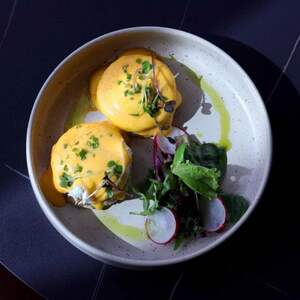 Drivu Eggs Benedict 