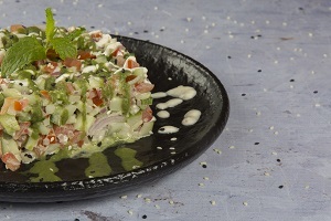 Drivu Kachumber Salad سلطة كاشومبر