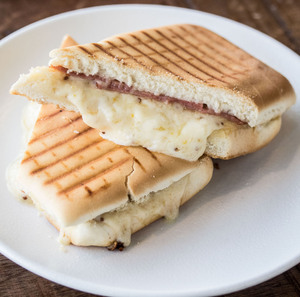 Drivu Turkey Ham & 3 Cheese Sandwich