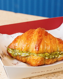 Drivu Zaatar & Cheese Croissant