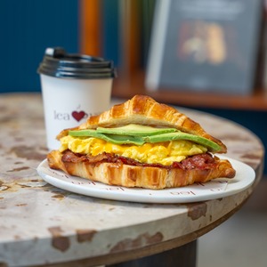 Drivu Egg Becon Croissant
