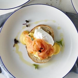 Drivu Eggs Benedict