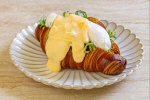 Drivu Egg Benedict Croissant