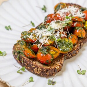 Drivu Tomato Pesto Tartine