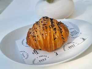 Drivu Cheese and Zaatar Croissant