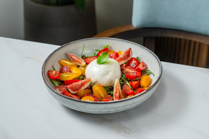 Drivu Burrata & Cherry Tomatoes 