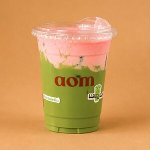Strawberry Matcha (Signature) - AOM Cafe sharjah