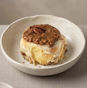 Drivu Caramel Pecan Cinnamon Roll