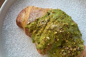 Drivu Pistachio Croissant
