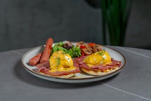 Drivu Beef Pastriani Benedict