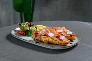 Drivu Smoked Salmon Avocado Croissant