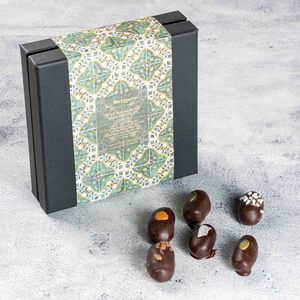 Drivu Dark Chocolate Dates box of 9 