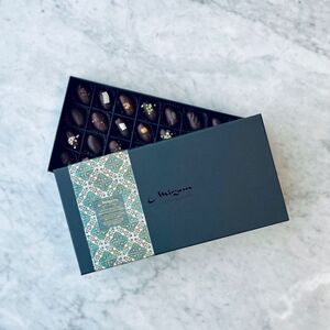 Drivu Classic Dark Chocolate Dates, Box of 32pcs