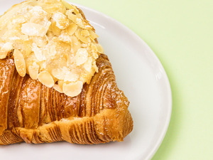 Drivu Almond Croisant